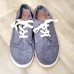 3/$15 Toms sneakers